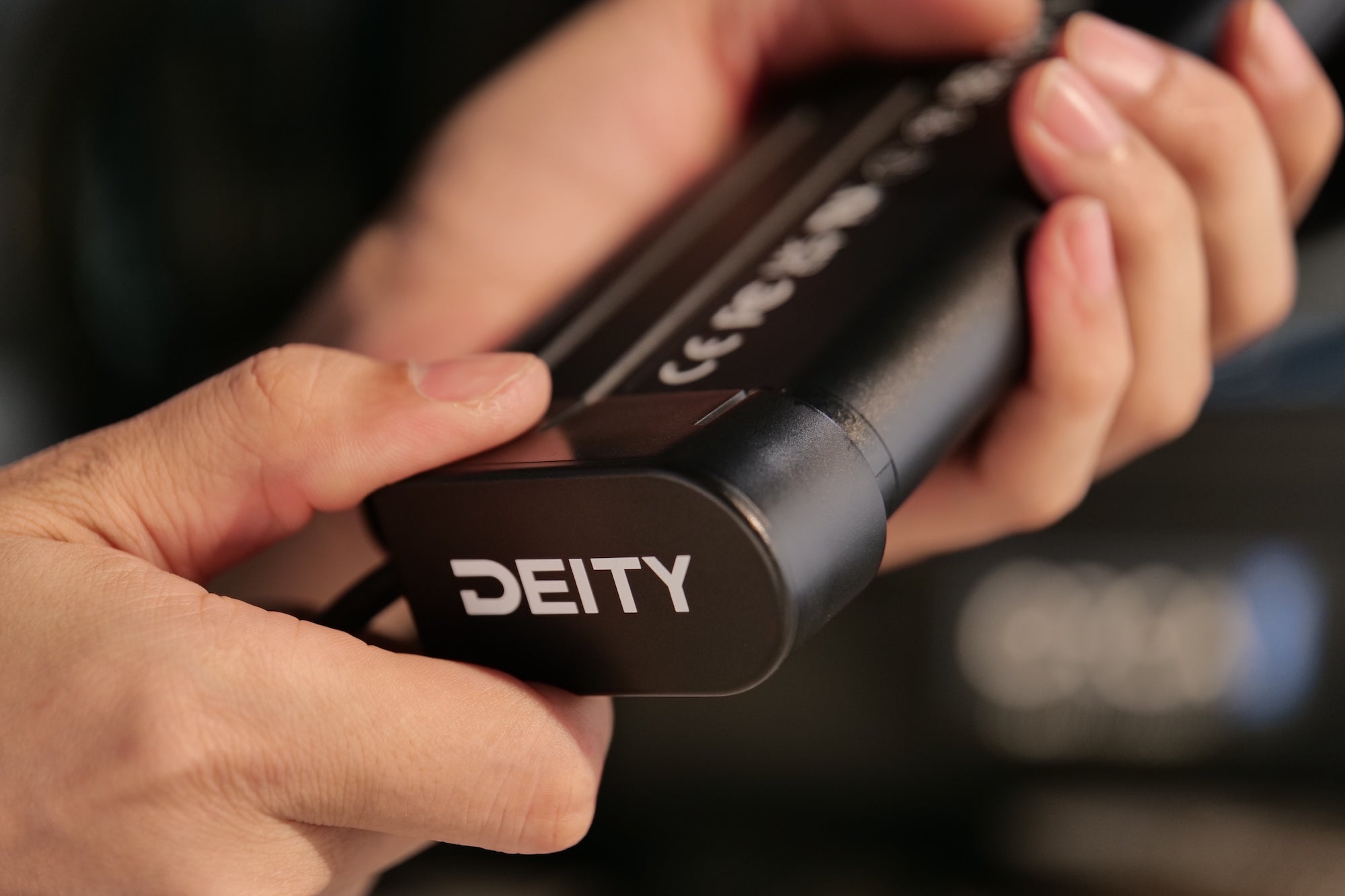 SPD-HRBATT - 4 Pin to Smart Battery Cup for Sound Bags – Deity